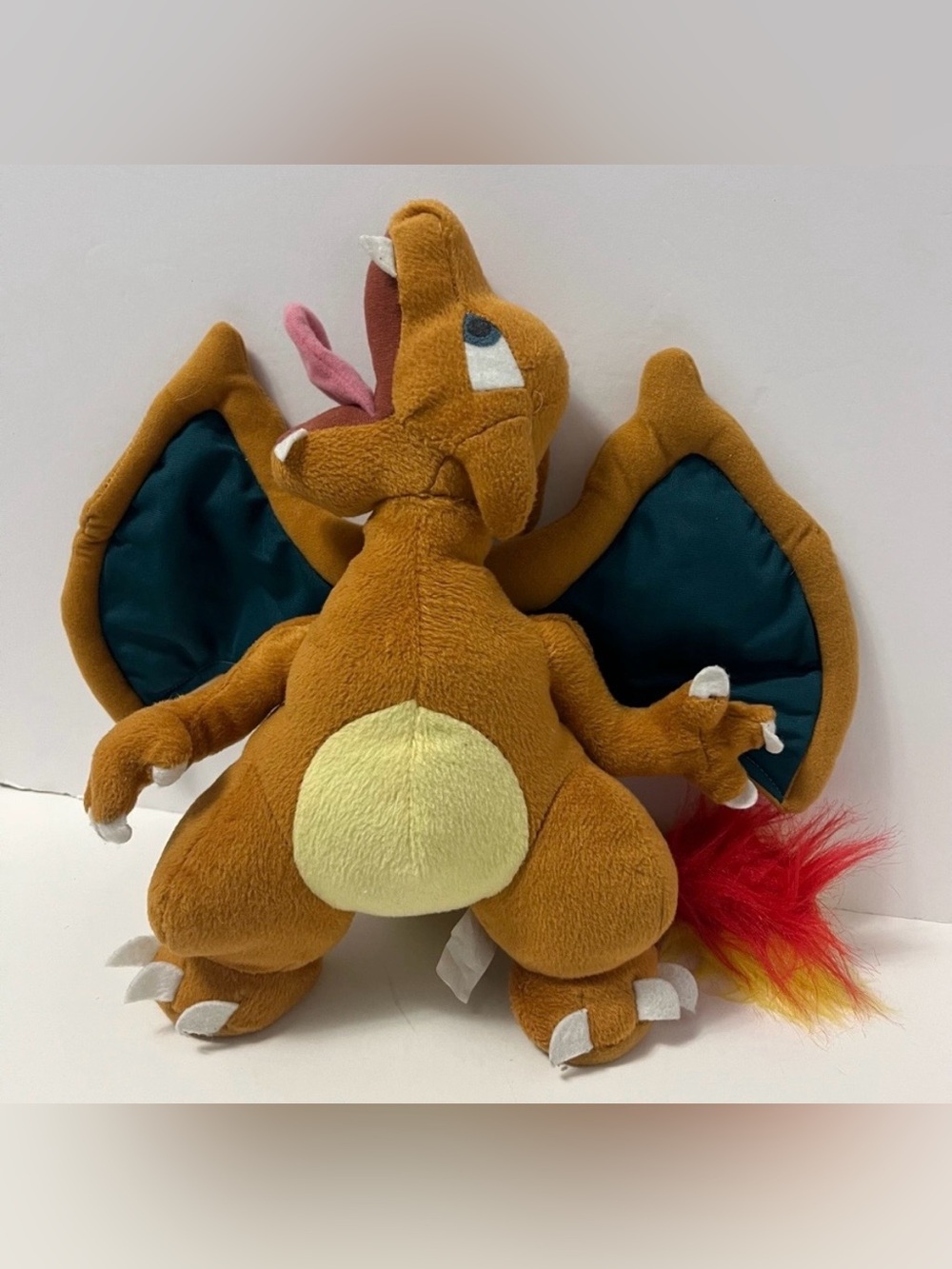NINTENDO POKÉMON CHARIZARD Plush stuffed animal vintage toy
